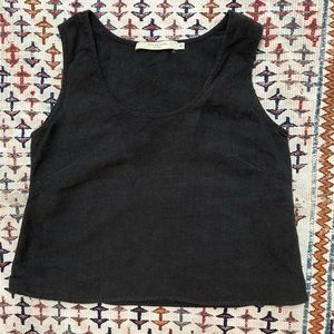 7115 by Szeki Linen Cropped Tank
